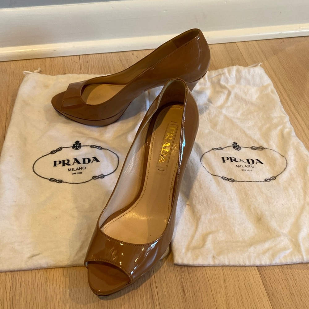Prada Patent Leather Open Toe Heel Size 37 US 7 Brown Authentic & Nice !